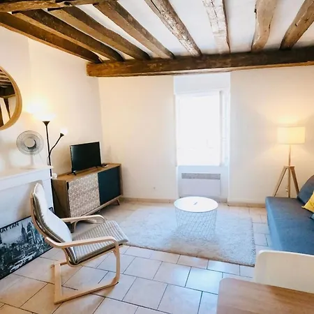 Fontainebleau Rue Grande - Chez Alexis Apartment Exterior photo
